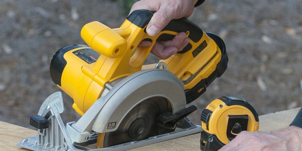 8 Excellent Cordless Circular Saws - Portable Help for Difficult Tasks