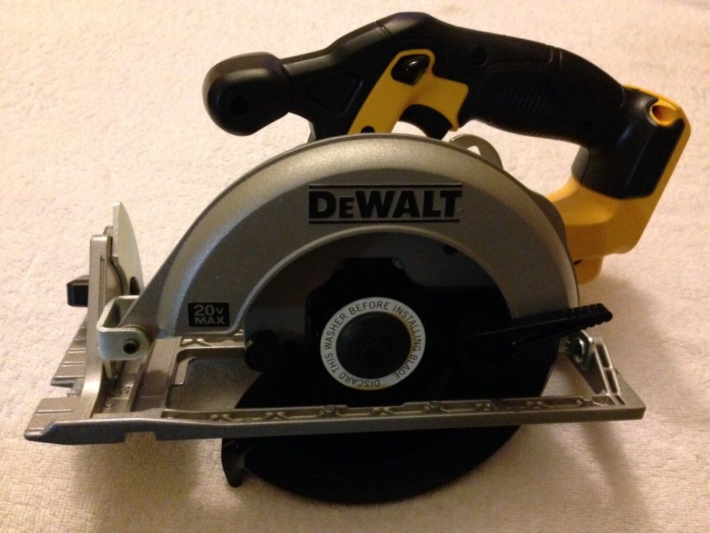 8 Excellent Cordless Circular Saws - Portable Help for Difficult Tasks